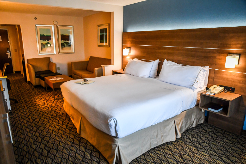Holiday Inn Express Hotel & Suites - Concord by IHG