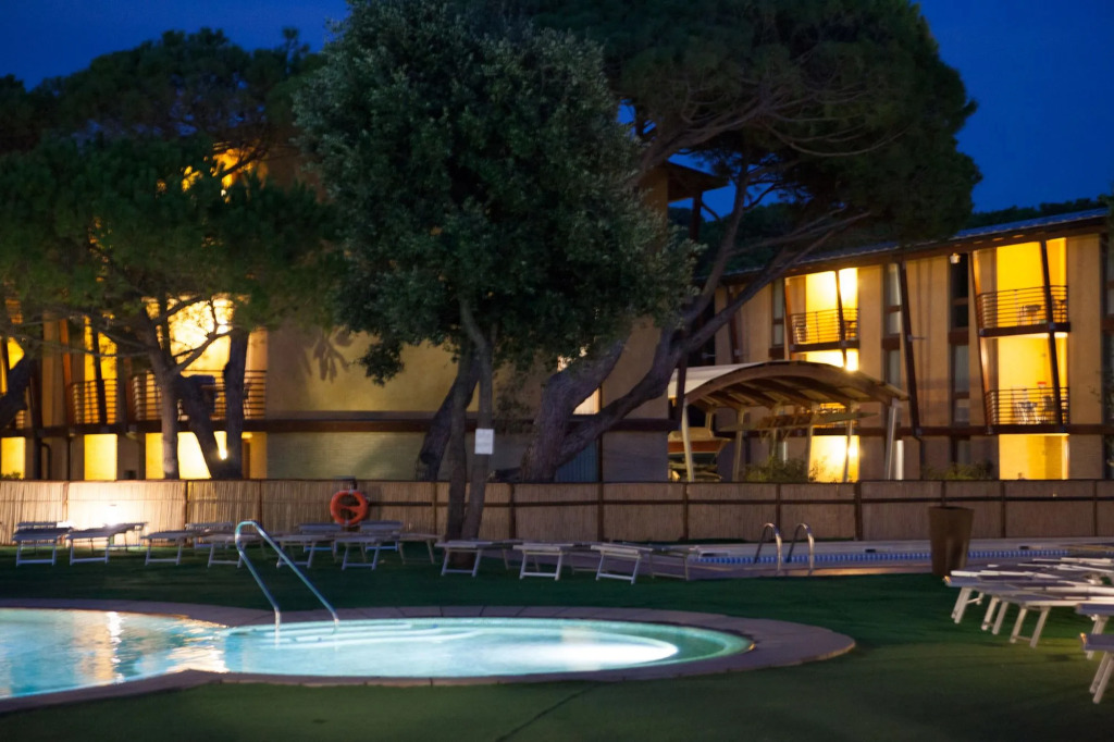 Canado Family Hotel