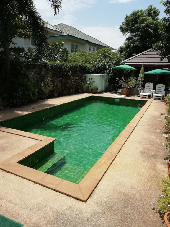 Baan Peacock
