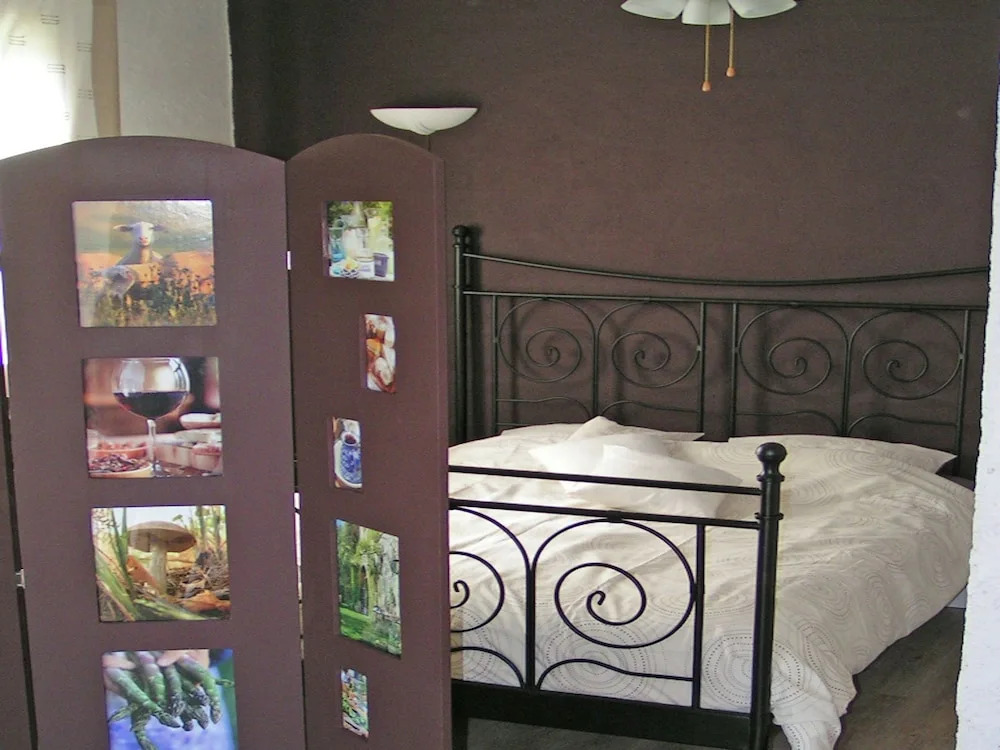 Cozy Cottage With Fenced Pool, in a Quiet Area and 30 km From the Mont Ventoux