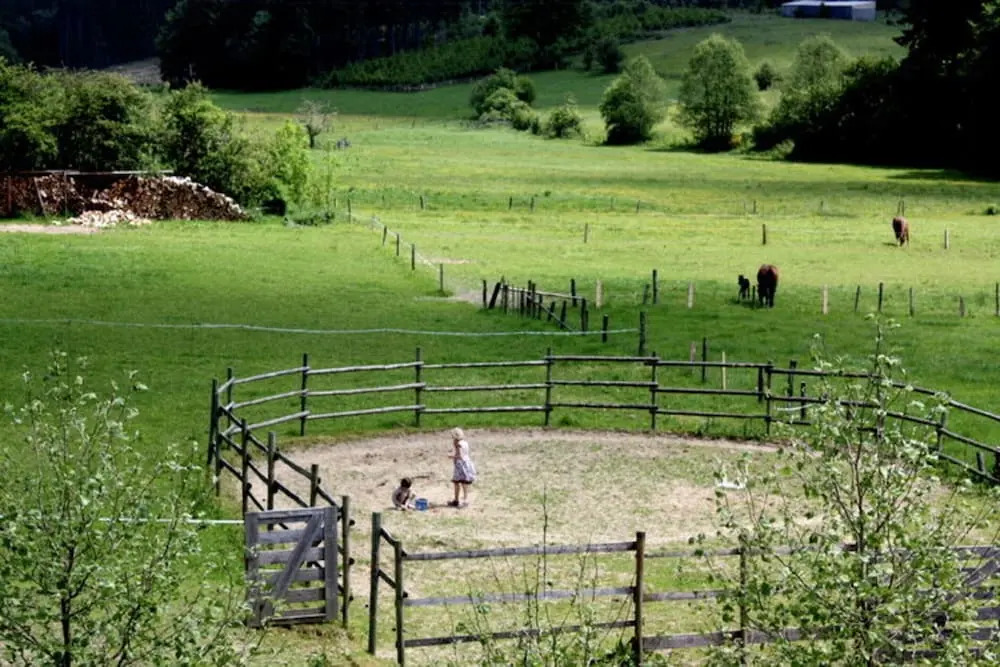 Rustic Farm Stay in Rogery