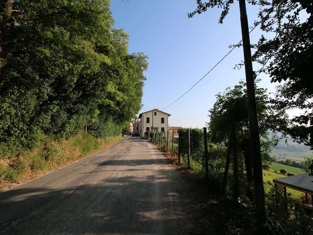Flat in Piticchio With Scenic Views & Pool