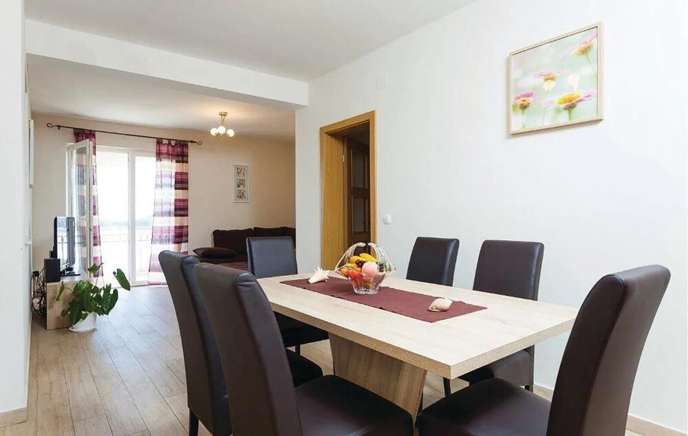 Lovely Home In Prizba