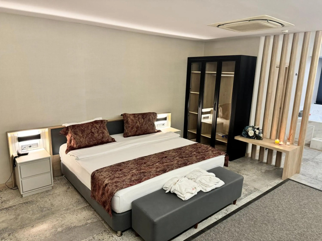 Life Point Hotel