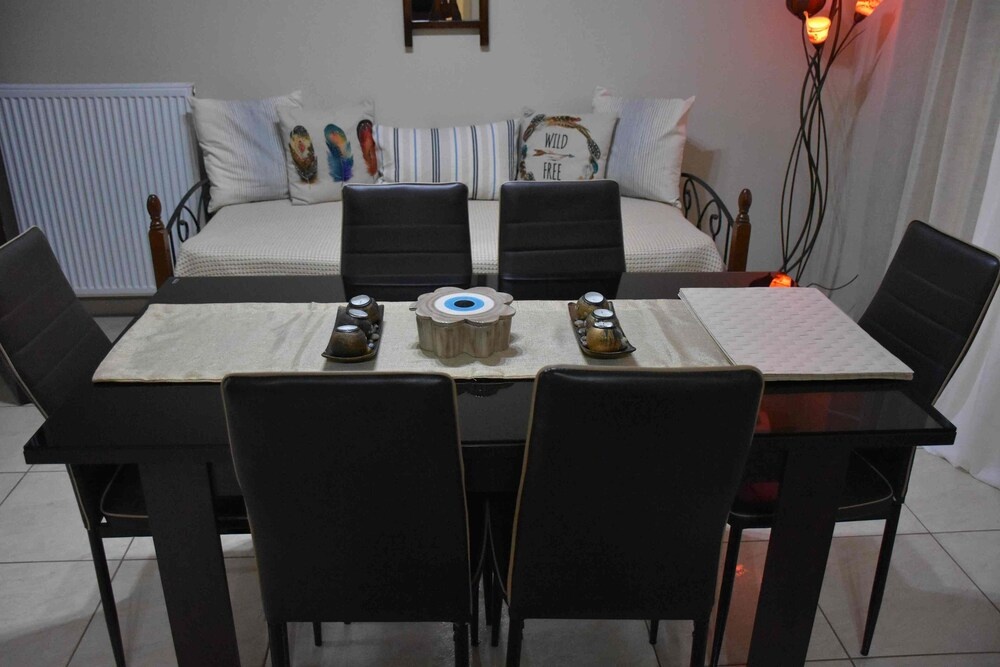 A&J Apartments or Rooms athens airport