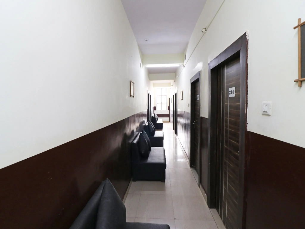 OYO 24172 Hotel Jp Heights