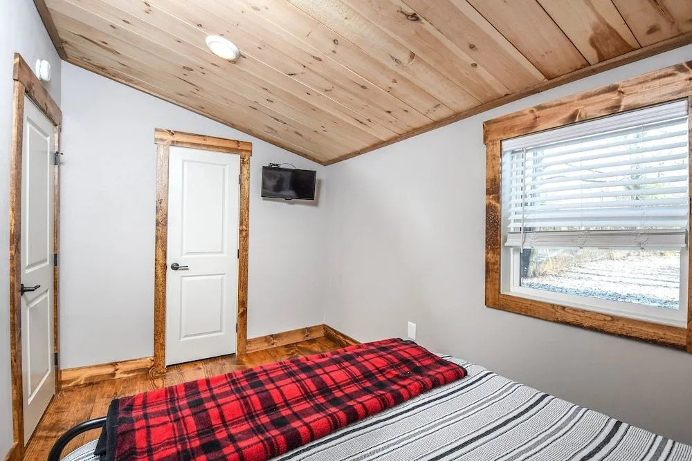 Kare Bear Cabin