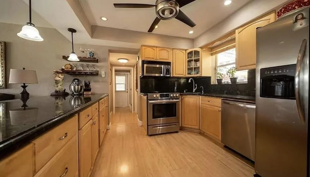 Tropical Oasis Fantastic 4 BD 3 BTH Home