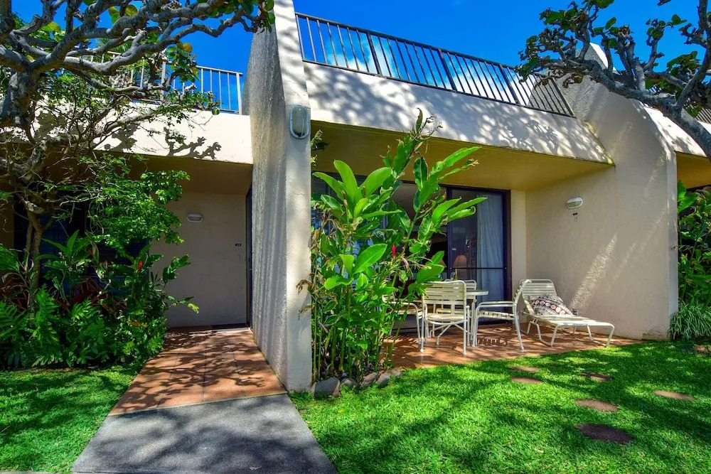 Napili Point A8 by RedAwning