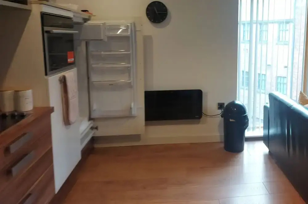 Modern 2-bed Apartment -12 Min Walk to Centre