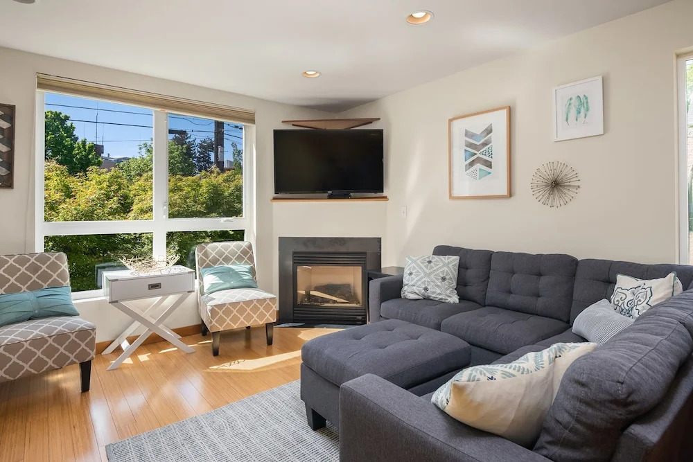 Seattle Vacation Home-18th Ave Townhome