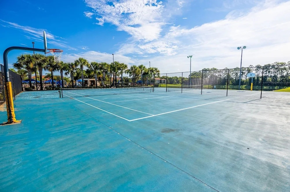 Stunning Townhome With Private Pool Close to Disney by Redawning