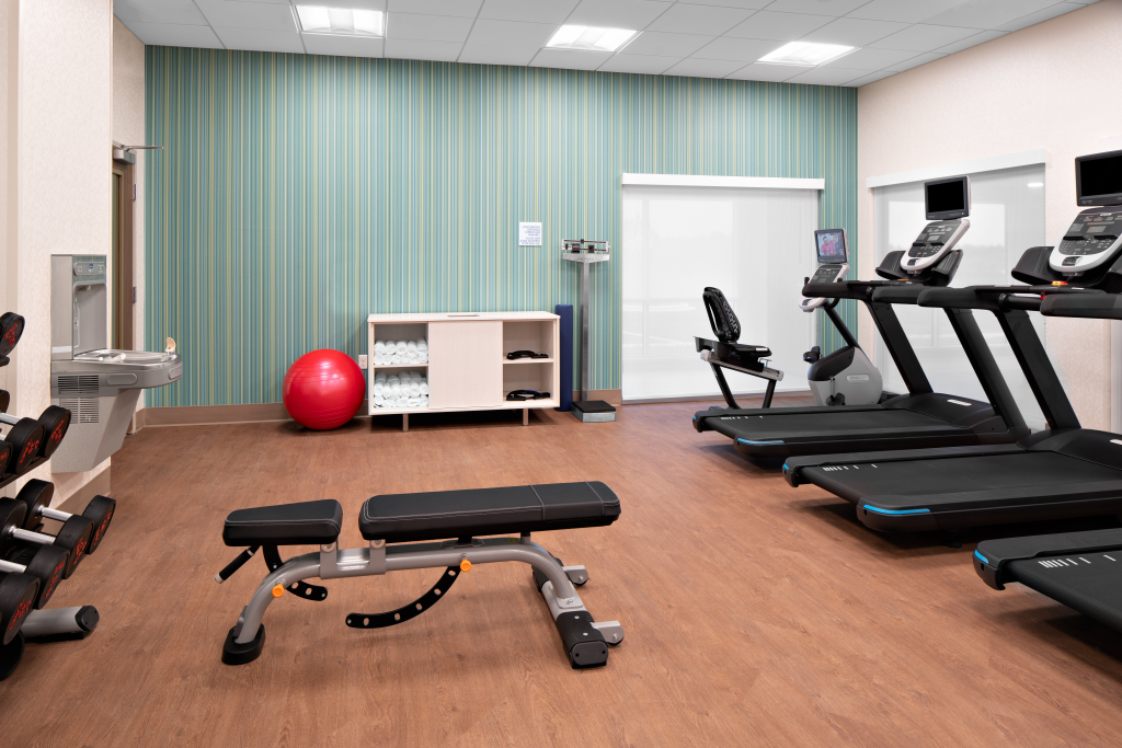 Holiday Inn Express & Suites Elkhorn - Lake Geneva Area by IHG