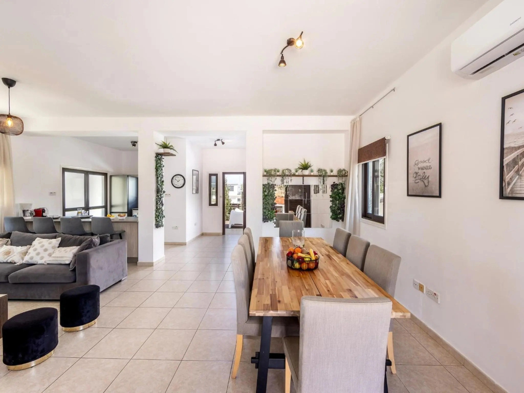 Villa Socrates