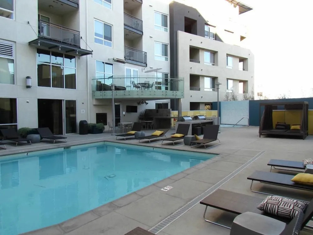 Full Amenities One Bedroom