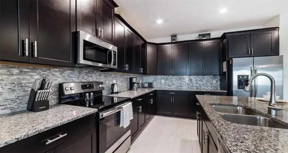 Lakeview 6BR Cozy Home Pool/spa,steps to Waterpark
