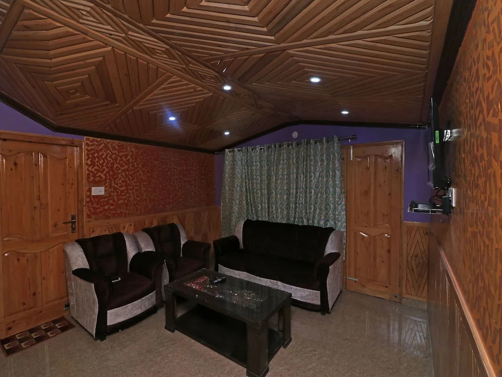OYO 13408 Home 3BHK Hill View Devnagar