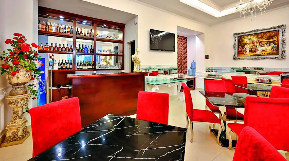 HANZ Premium Le Thanh Ton Hotel