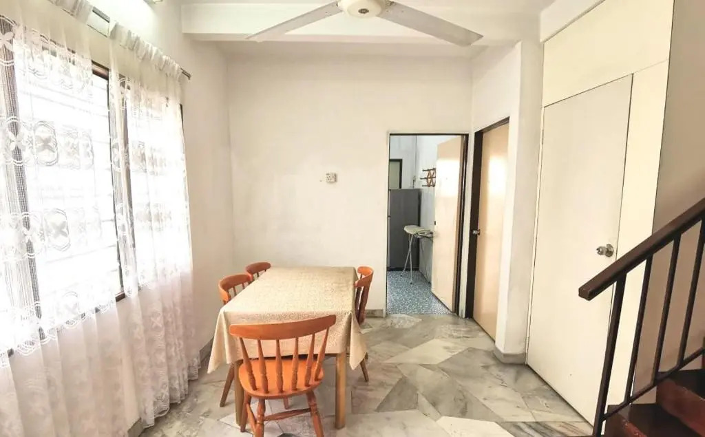Cheerful 4-Bedrooms Residents Home