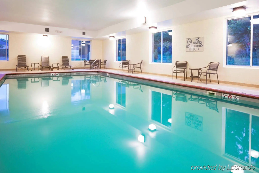 Holiday Inn Express Hotel & Suites Cincinnati Southeast Newport by IHG