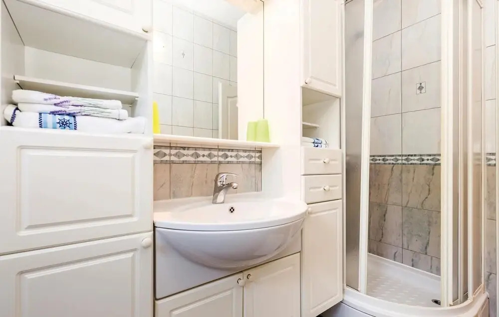 Awesome Home in Supetarska Draga with Hot Tub, WiFi & 2 Bedrooms