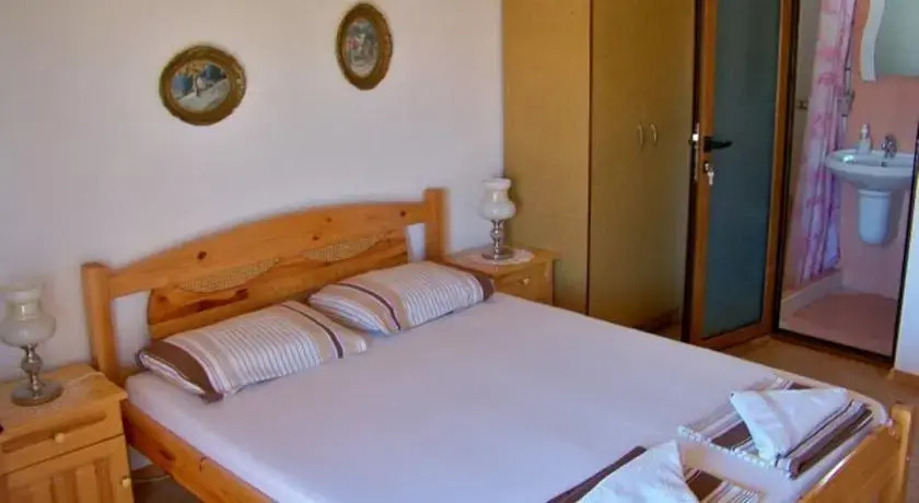 Yo-Ho Guest House
