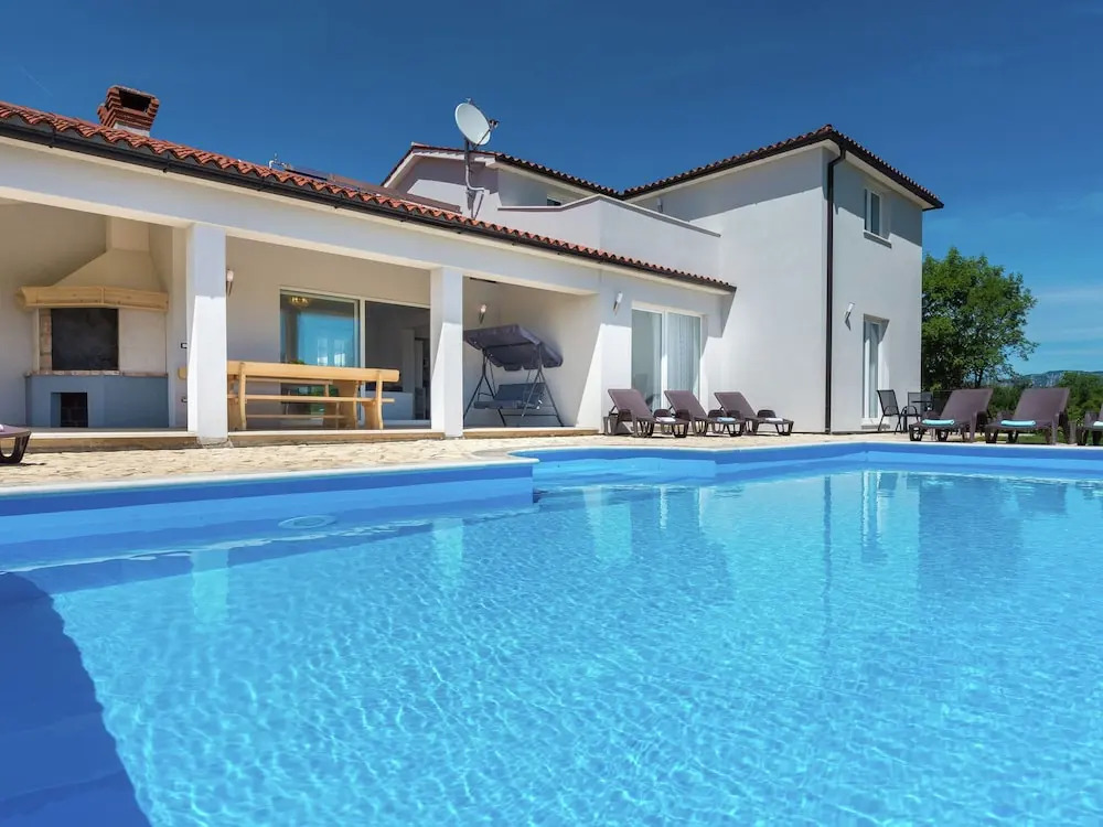 Villa in Nedešcina With Private Pool