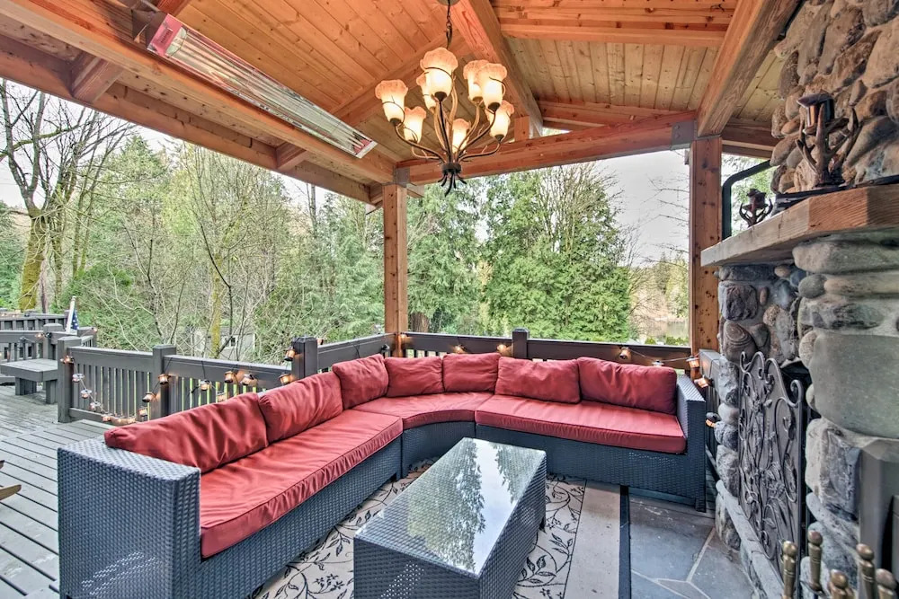 Beautiful Wine Country Home w/ Hot Tub & Lake View