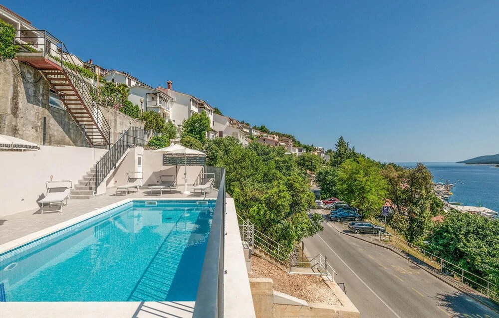 4 Bedroom Beautiful Home In Rabac