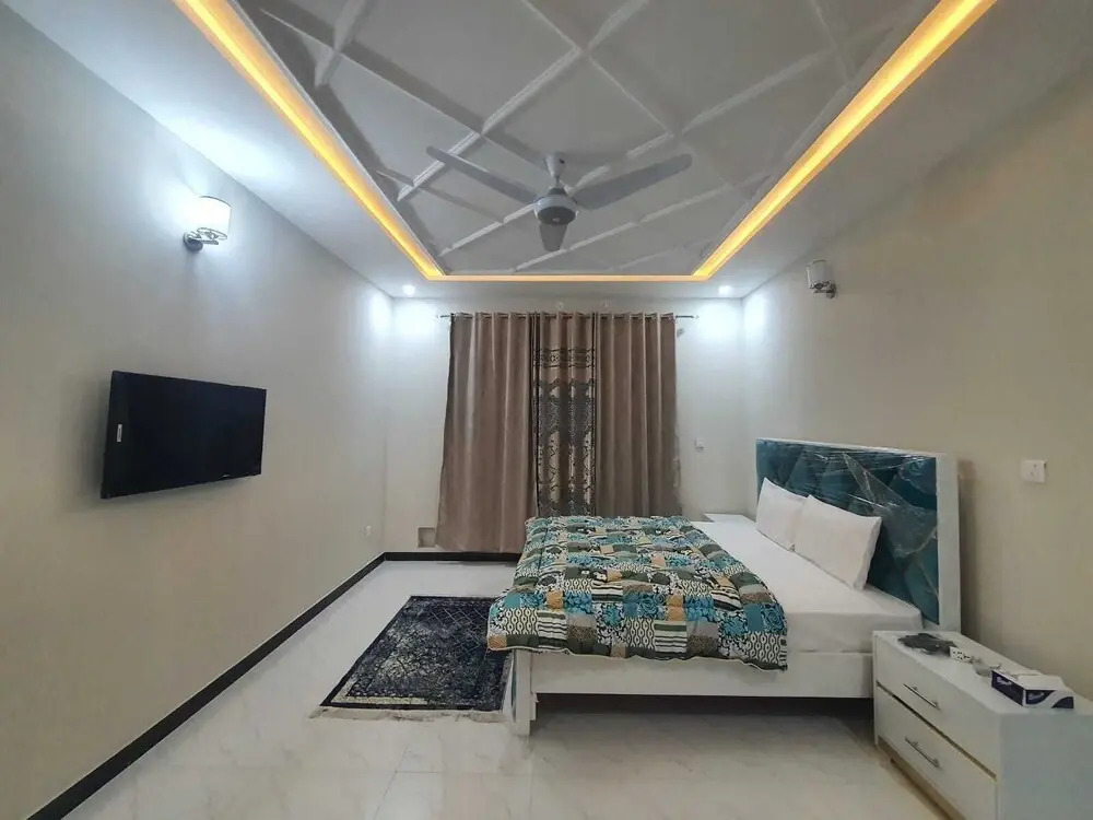 Roomph Transit Guest House