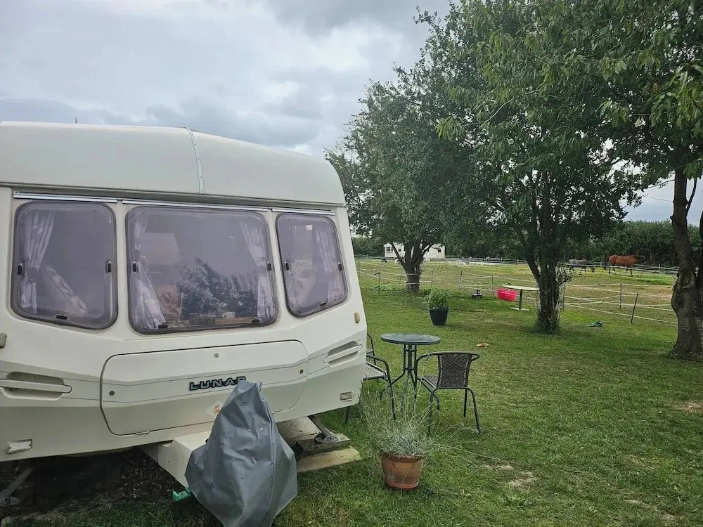 Unplugged Caravan Retreat Near the Sea
