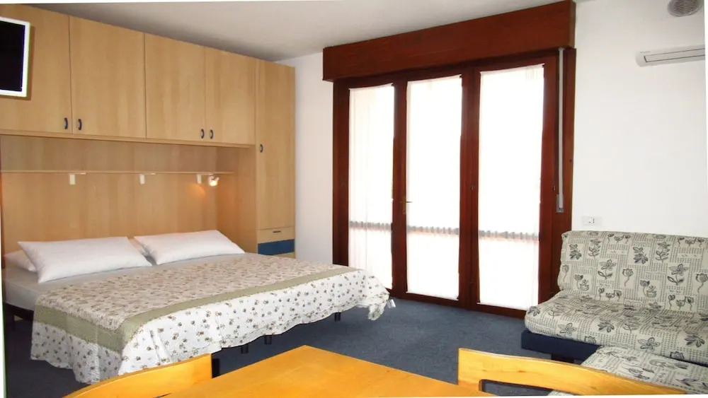Studio With Balcony and Pool
