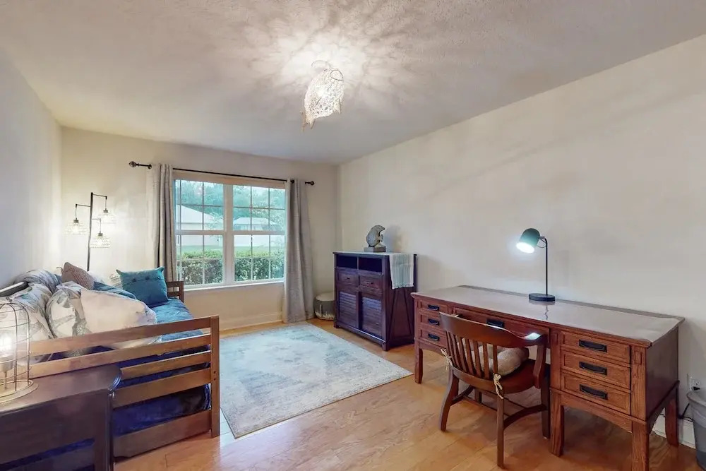 Spacious Home With Private Pool,spa, Gas Grill and Patio
