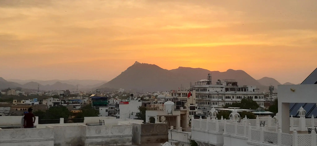Hotel Ishwar Palace