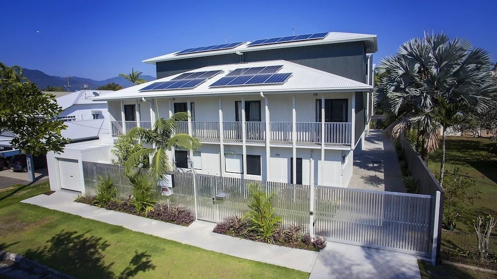 Redhill Cairns Living - Gatton St