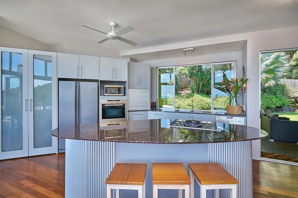 Bedrock Palm Cove I Private Pool I Sea Views I Family Retreat