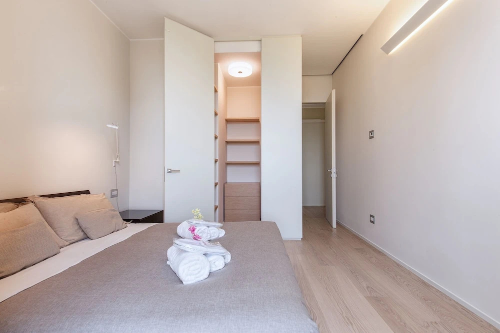 Stylish elegant Apartment in Torre Solaria with exclusive Milans view