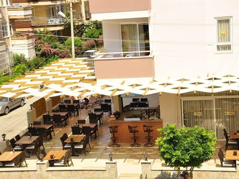 Albatros Apart Hotel