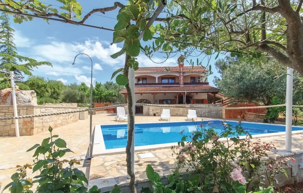 Stunning Home in Vodnjan With Wifi and 3 Bedrooms