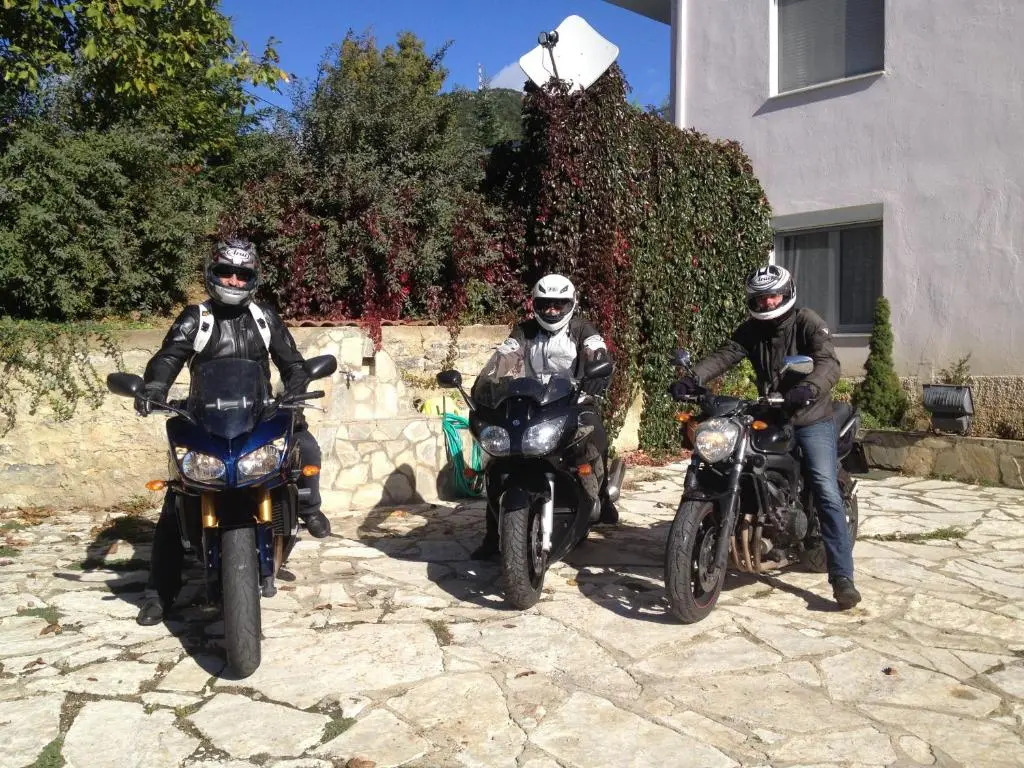 Guesthouse Vissinokipos - Biker Friendly - Motorradhotel