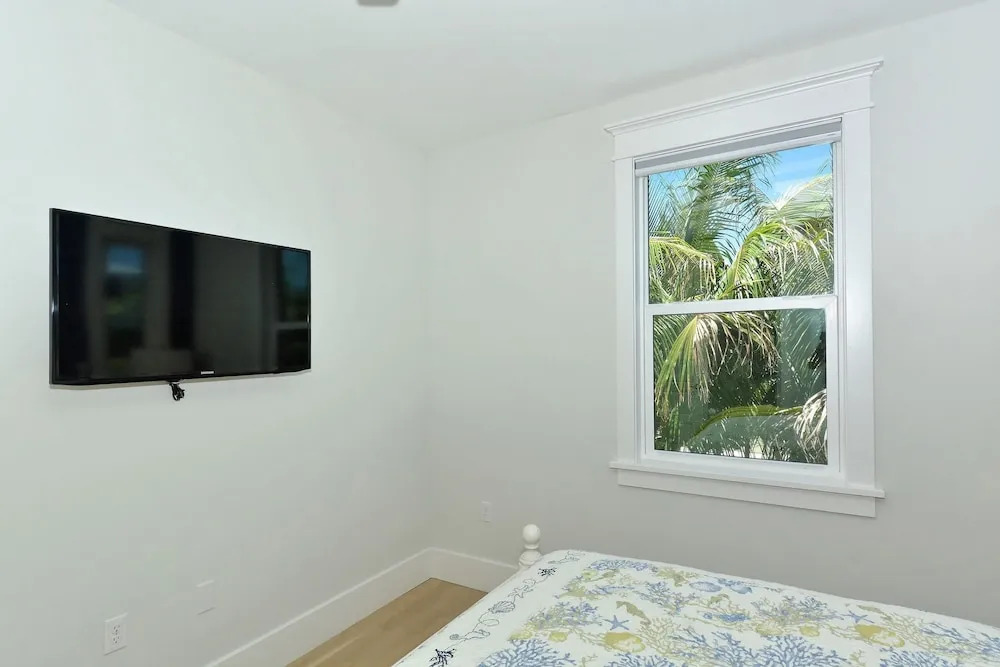 Direct Beach View Apartment 5