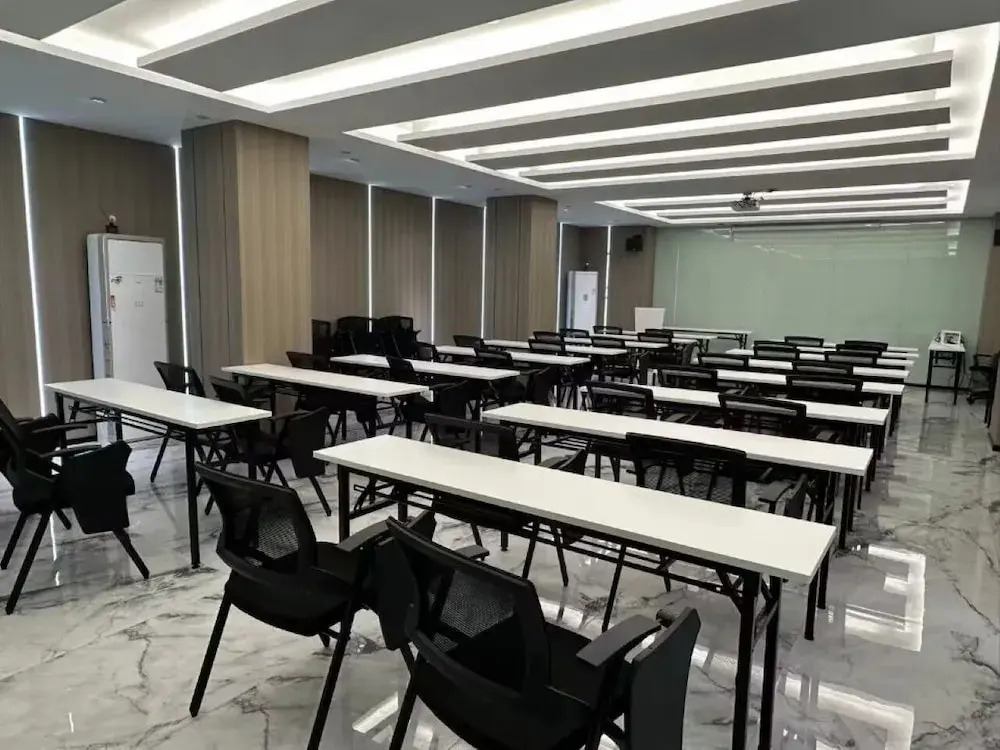 Pazhou XANA Deluxe International Hotel Pazhou Convention and Exhibition Center Changgang Metro Station Branch