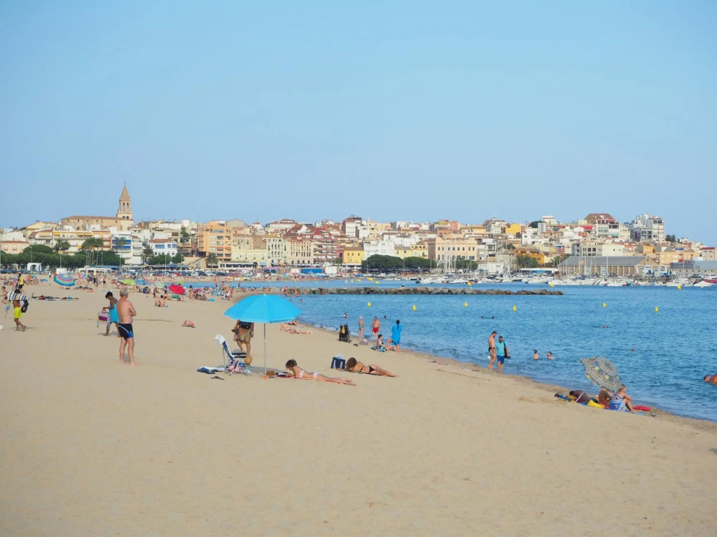 Gran Atic A Primer Linia De Mar