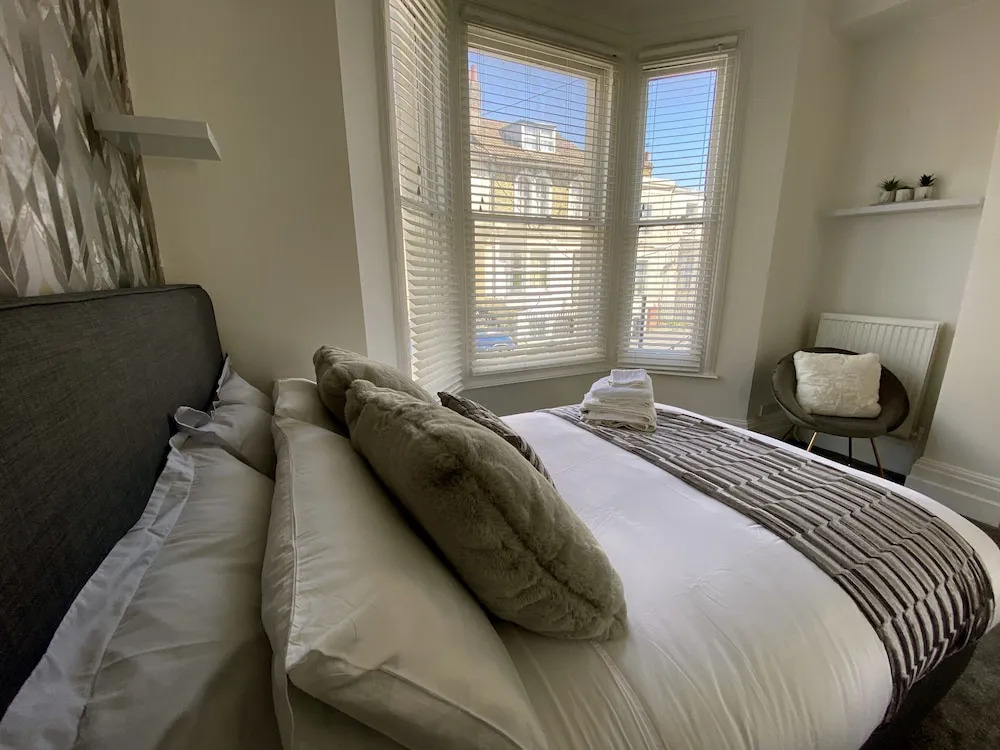Stylish Apartment 16min from Stratford International