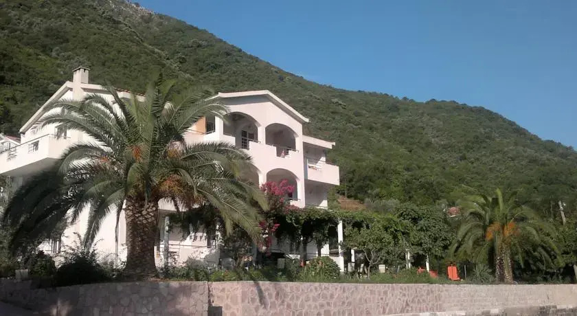 Apartments Stoliv