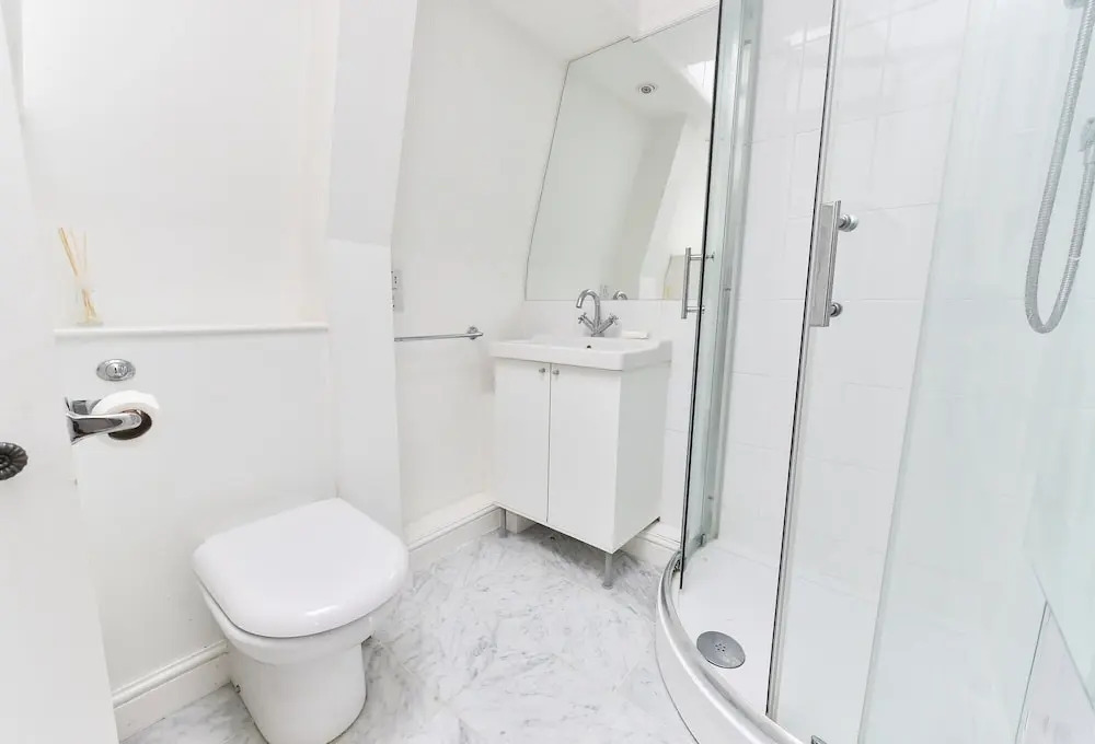 Charming Flat Near Earl's Court Station / 4 Guests
