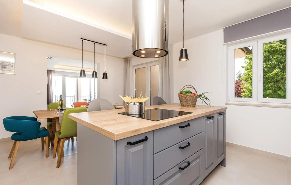 Nice Apartment in Opatija With Wifi and 3 Bedrooms