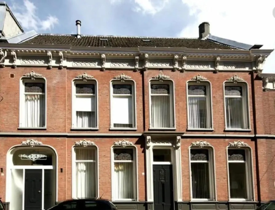 Stadsvilla Tilburg 3 luxe kamers met tuin Anna Paulowna