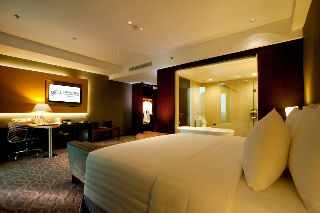 JS Luwansa Hotel & Convention Center