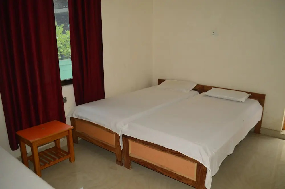 Middle Way Home Stay